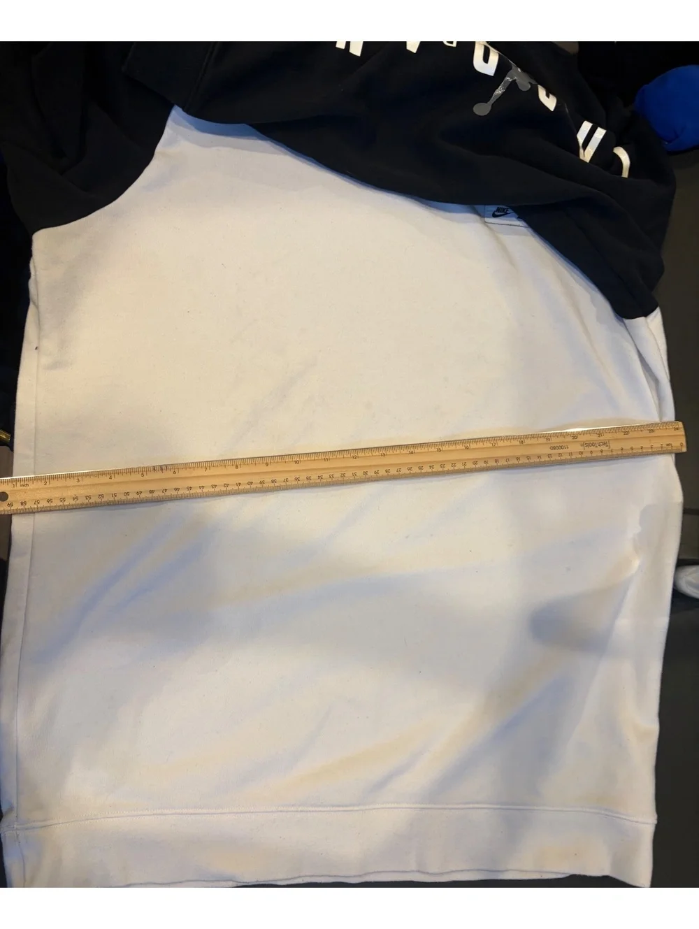 Jordan Long Sleeve Raglan Sweatshirt in Black and White, XL